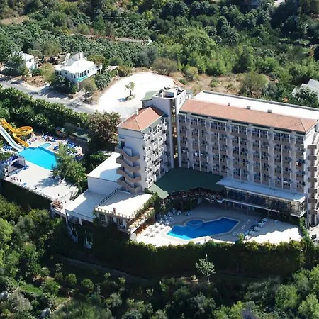 Akropol Otel 3*