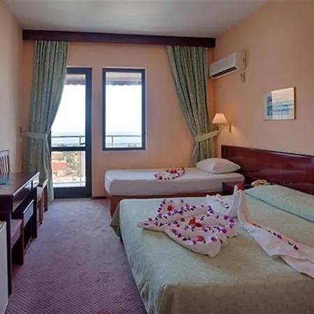 Akropol Otel 3*