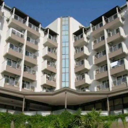 Hotel Akropol Tosmur